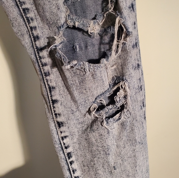 American Eagle Jeans - Picture 3 of 3